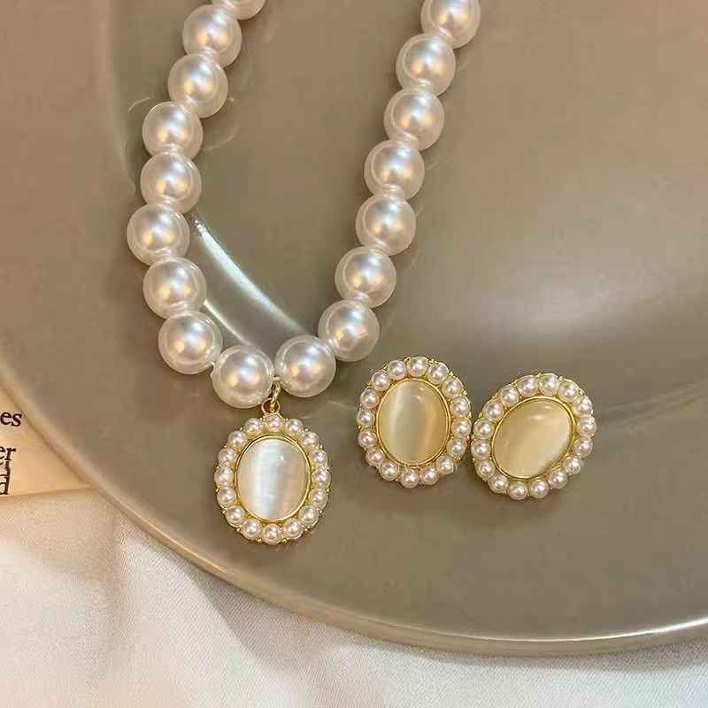 Gentle Cat-Eye Pearl Set