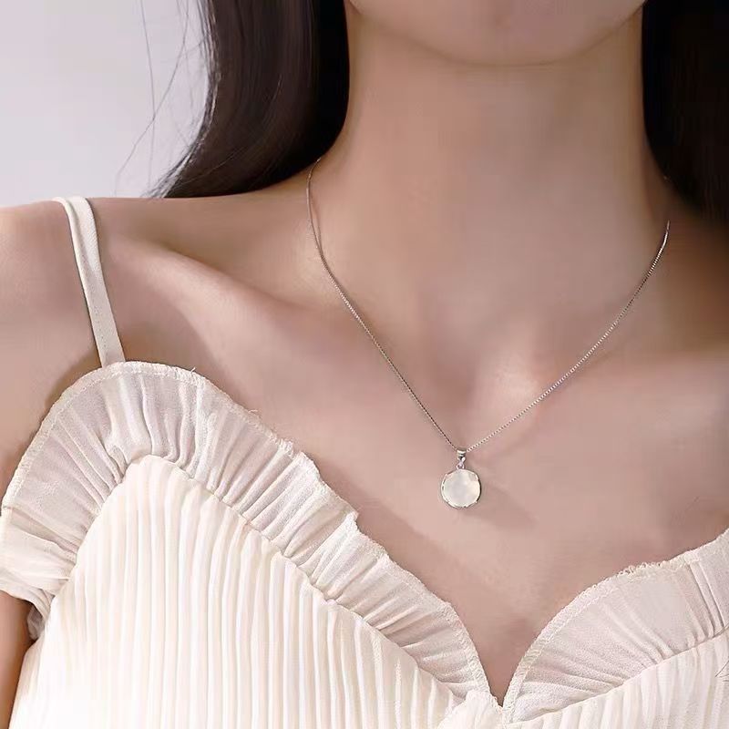 Simple  Stylish Necklace