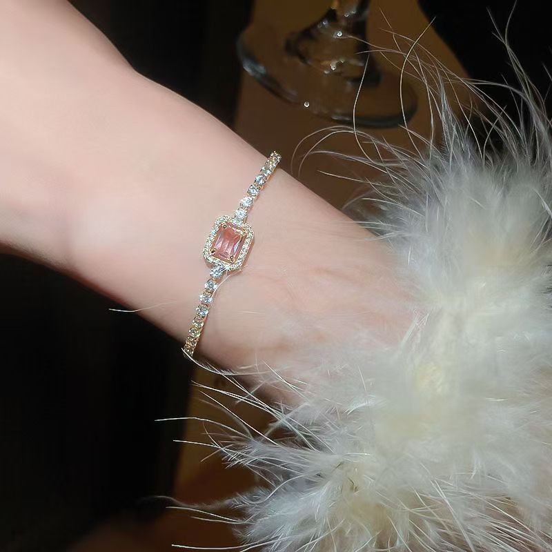 Sugar cube shaped adjustable bracelet