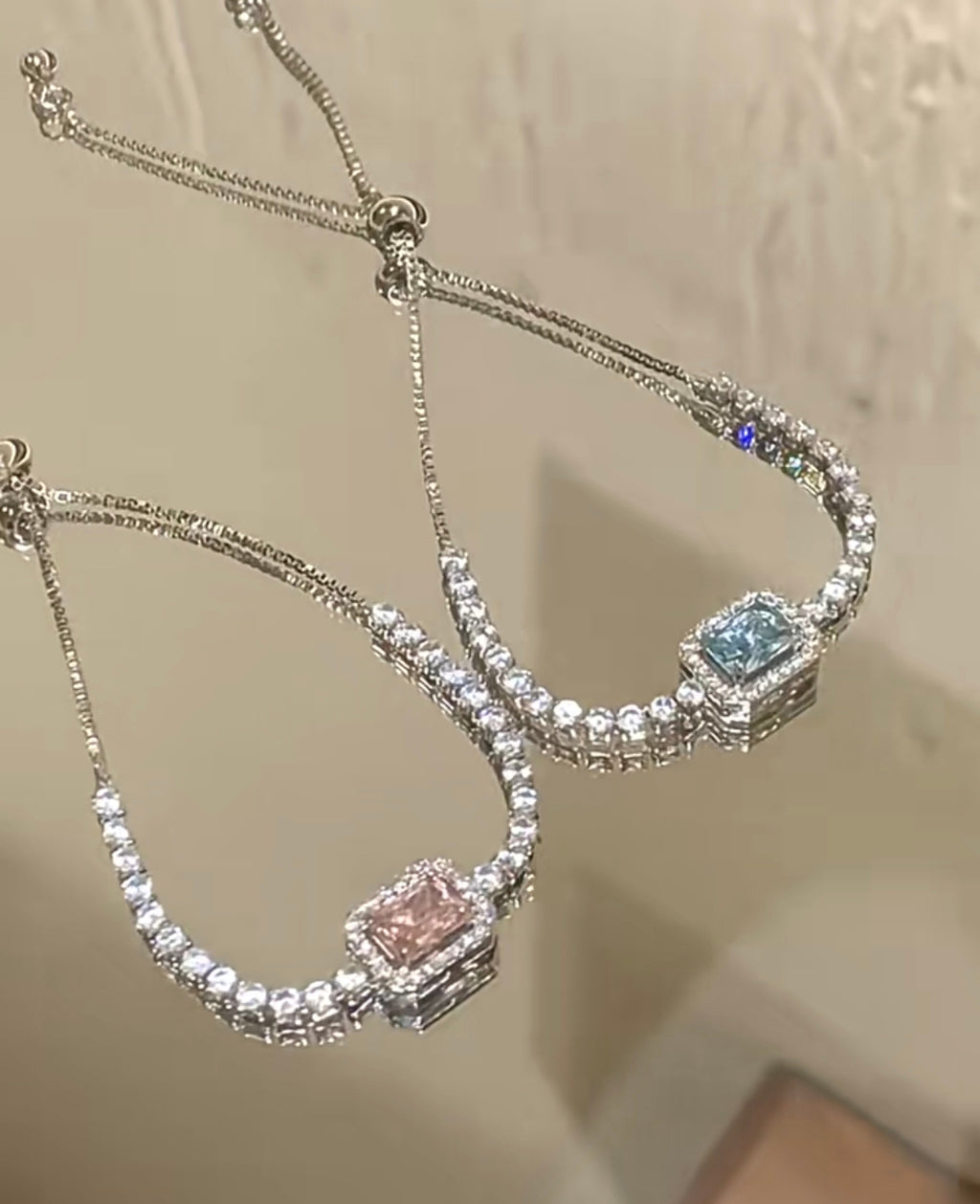 Sugar cube shaped adjustable bracelet