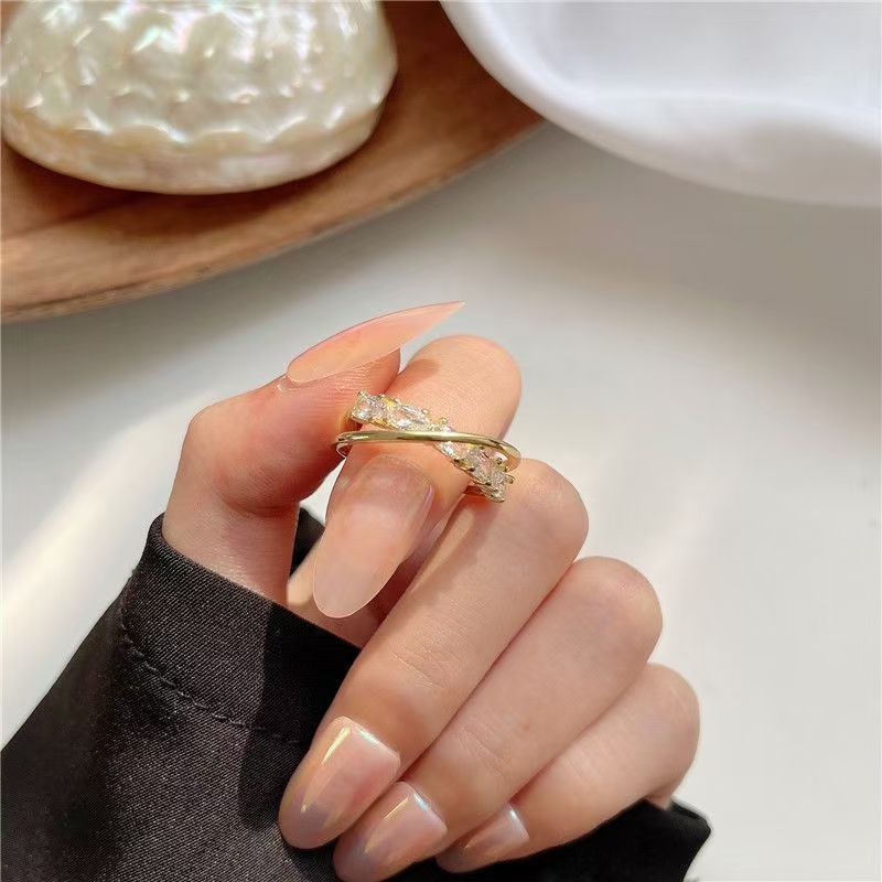 Double-layered marquise zircon ring