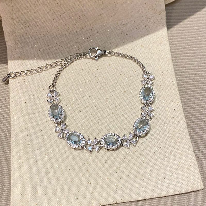 Zircon flower bracelet