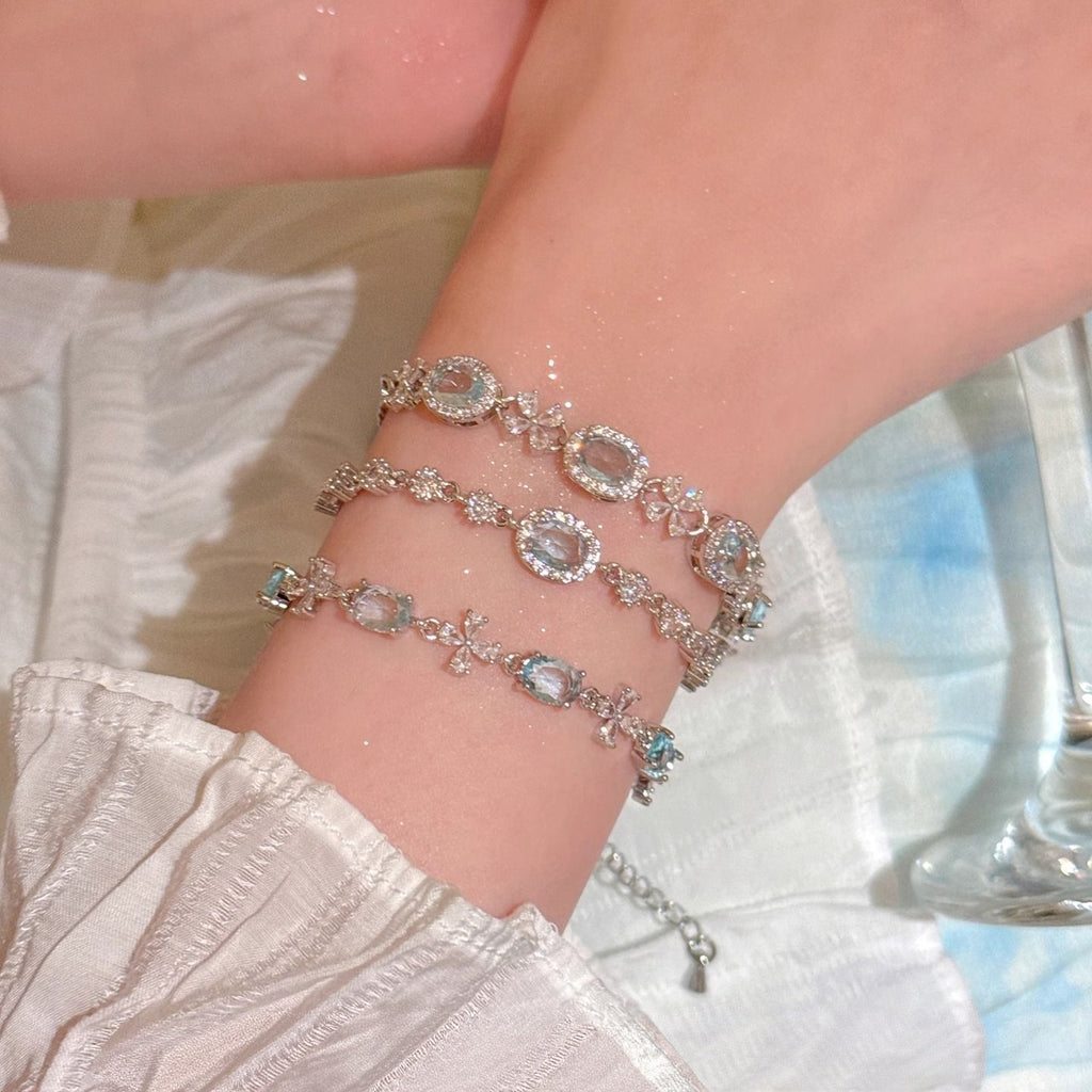 Zircon flower bracelet
