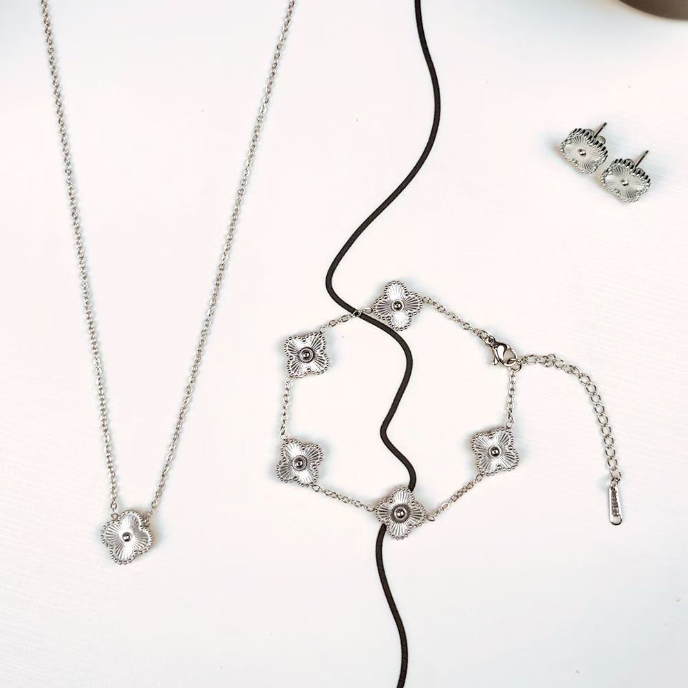 Classic Four-Leaf Clover Set
