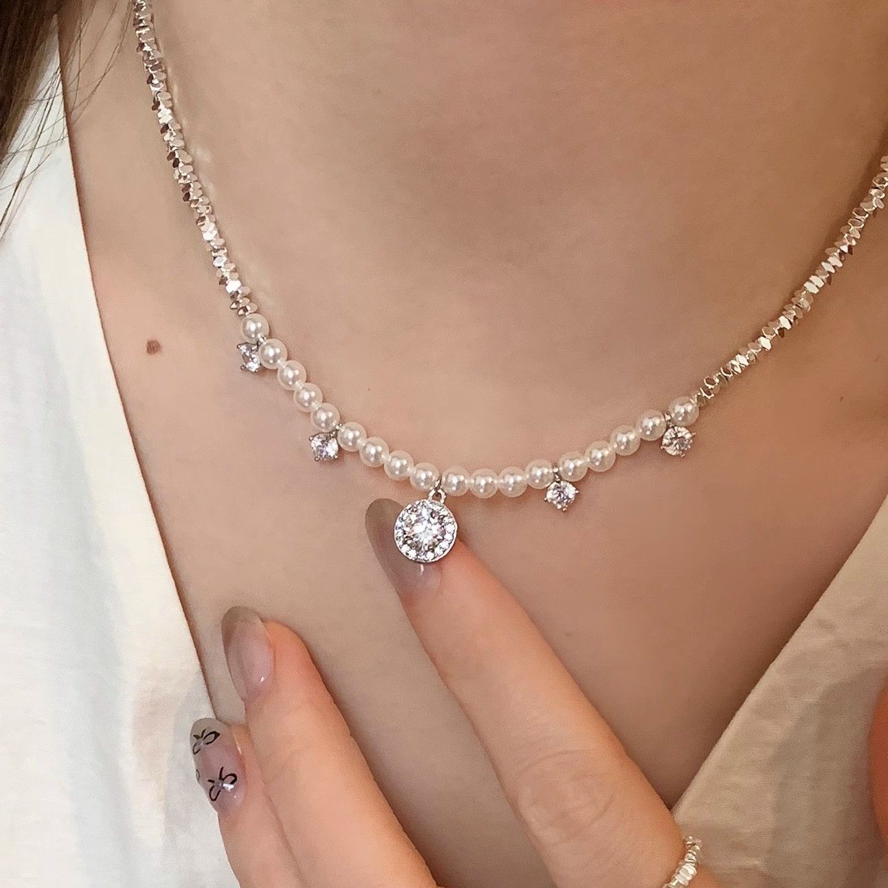 Silver Pearl Round Pendant Necklace