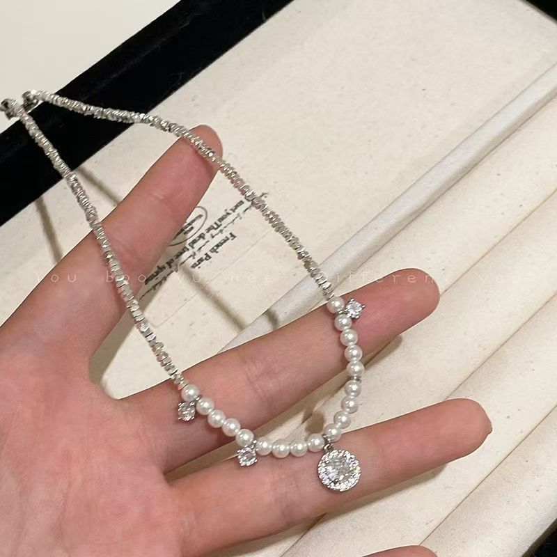 Silver Pearl Round Pendant Necklace