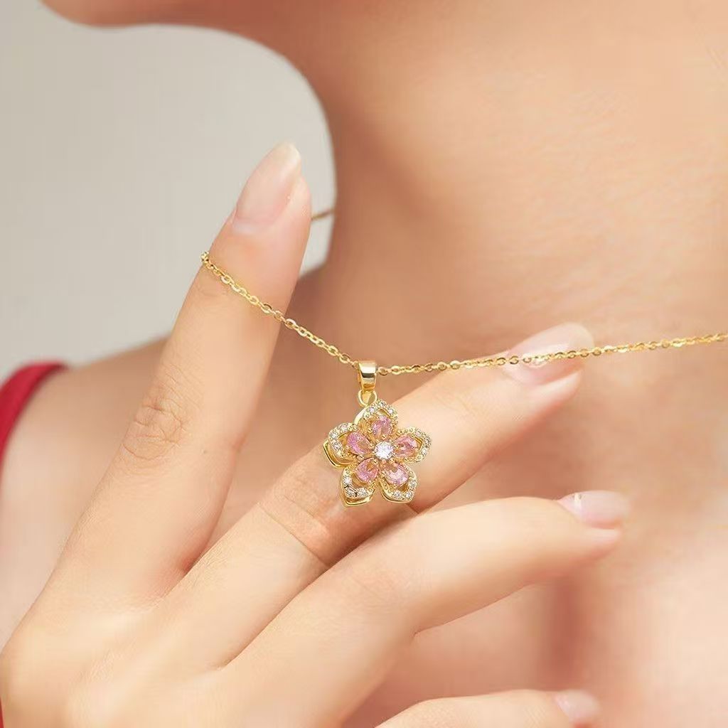 Rotatable Four-Leaf Clover Necklace