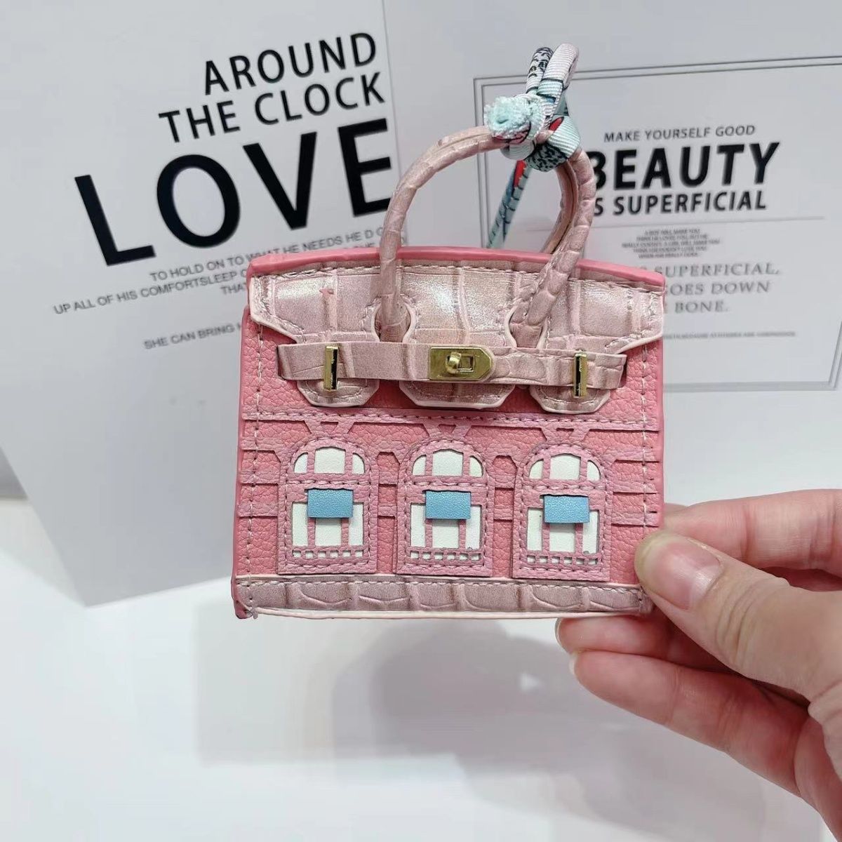 Mini house pendant bag