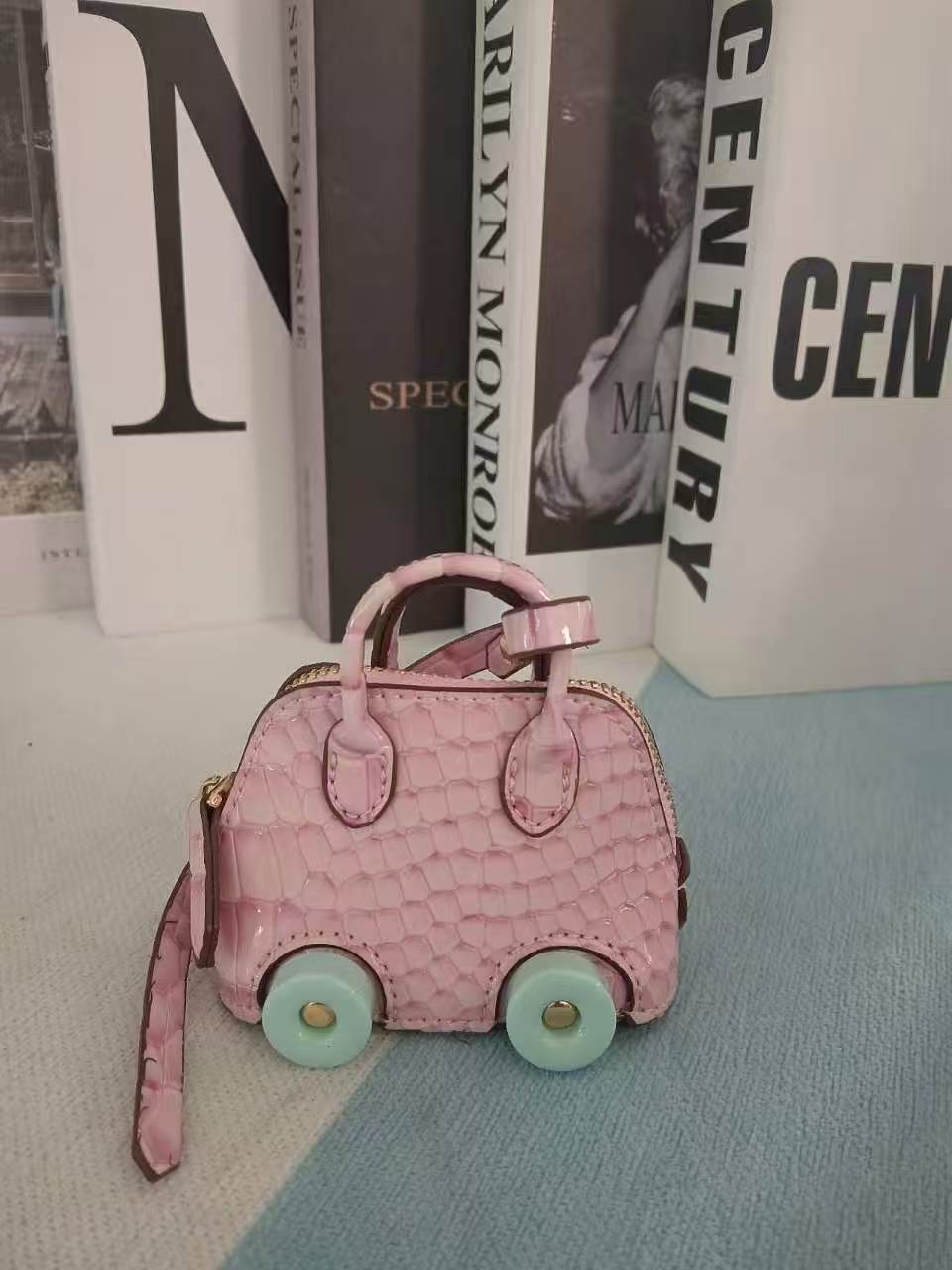 Mini Seashell Bus Charm