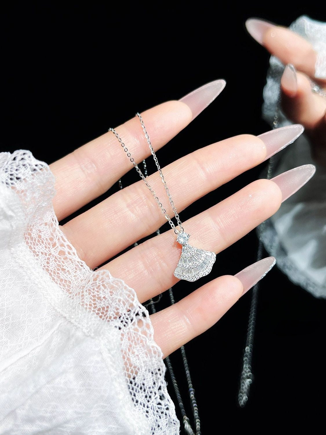 Full Diamond Fan-Shaped Skirt Necklace